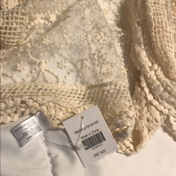 White crochet trim lace scarf - Picture 2 of 2